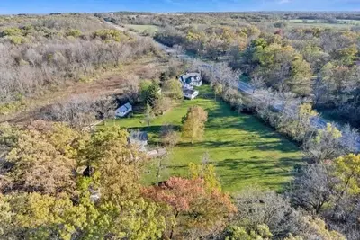 Image de Sanctuary Woodland Guest House, located next to the conservation area!