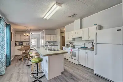 Image de 5 Mi to Homosassa State Park: Home w/ Yard!