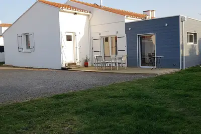 Image de Maison vacances plein coeur de ville, proximité tous commerces, 900 m de la mer.