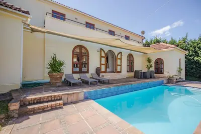 Image de Villa with sea view, pool, 360 sqm living space, ideal for wine lovers and golfers