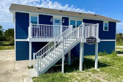 Image de Completely remodeled dog friendly 3 bedroom home w/beach gear and linen included