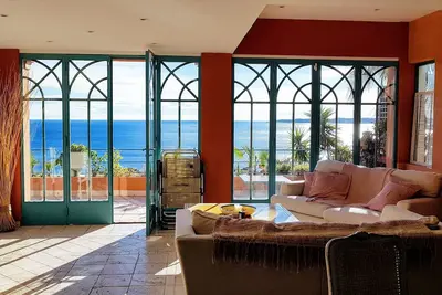 Image de Villa 10 personnes avec piscine et vue mer féérique à pied des plages