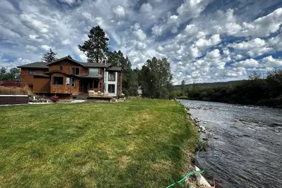 Image de Beautiful river front home with fly fishing skiing hiking kayaking and much more