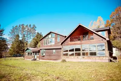Image de Luxury Home near Lake, Hiking, Hunting, Snowmobiling