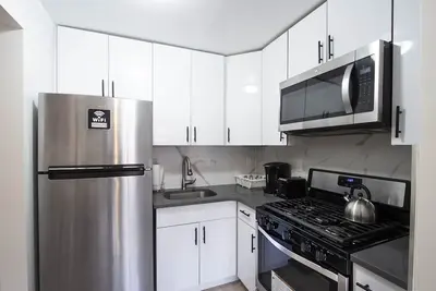 Image de Bright & Modern Oasis near City/Trains/Hospitals