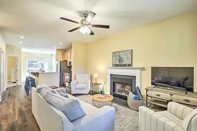 Image de Charming Flat Rock Townhome w/ On-Site Trails