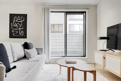 Image de Central Cambridge 2br near restaurants, steps from Train, by Blueground