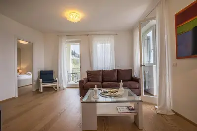 Image de Appartement 'Residence La Villa Diamante' avec vue sur le lac, piscine et Wi-Fi