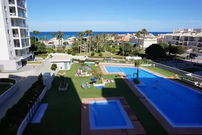 Image de Appartement de plage moderne avec vue sur mer, terrasse, balcon et Wi-Fi