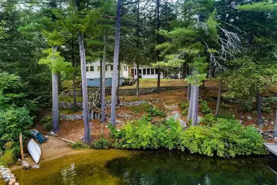 Image de Waterfront camp on quiet part of Lake Winnisquam, dog-friendly, w/dock