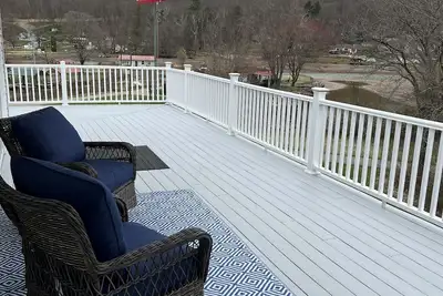 Image de Lake Whitetail Cottage<br>3/2 with a carport & large back porch. <br>