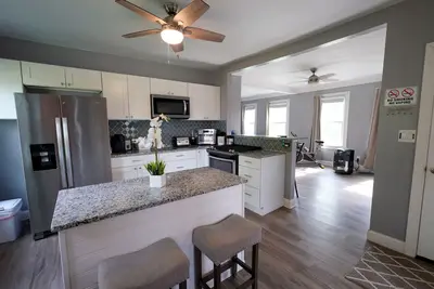 Image de Stylish and comfortable apartment in a safe neighborhood!