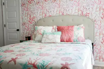 Image de 4 Bedroom Cottage - 5 Minutes from both beaches