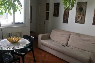 Quiet and cozy apartment in front of Arpoador Beach (Ipanema)