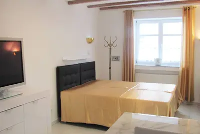 Image de Studio-en Ville-Salle de bain privée séparée-Vue ville-10