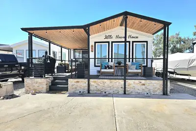 Image de Cozy 2 bedroom Park Model Home in Popular Lake Havasu City near London Bridge