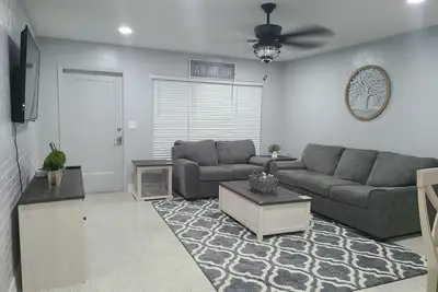 Image de Serenity Palms of Pinellas - Central to all beaches, St. Pete etc!