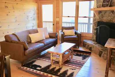 Image de Lakefront Oasis In the Mountains