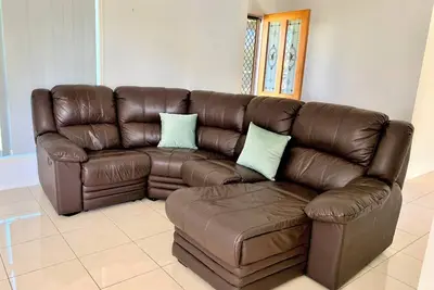 Image de Entire 4 Bedroom House close to City and Airport -Wicks