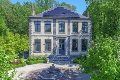 Image de Villa historique au confort moderne, idéale pour famille et groupe avec enfants.