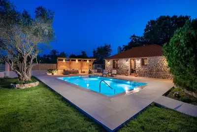 Image de Filerolia Stone House
