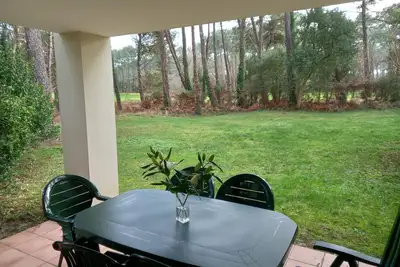 Image de Appartement 3 p avec loggia, en rez- de-chaussee, dans une résidence avec piscine