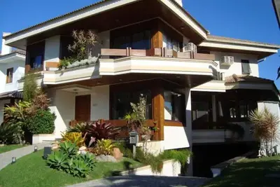 Image de Enjoy JURERÊ Internacional - Large House With Pool, Barbecue And Fireplace