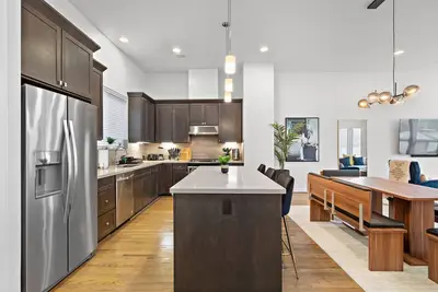 Image de 3br Lux Townhome Midtown | Downtown | Med Center