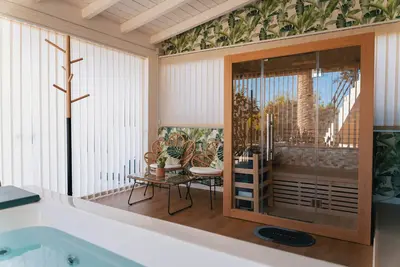 Image de Suite with Spa access in villa with pool