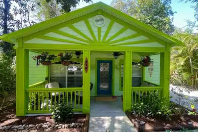 Image de Escondido Boutique Bungalow in Crystal Beach- Inquire for Seasonal Savings!