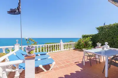 Image de Villa '12 House In Front Of The Sea' avec vue sur la mer, Wi-Fi et climatisation