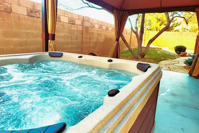 Image de \" Santa Fe Style\" Custom 4bedroom Home