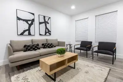 Image de New Cozy Renovated Townhome | 25 min to Denver