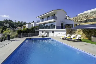 Image de Sunset Lux, Impressionante Villa Design Avec Grande Piscine, Vue Mer Et Climatisation