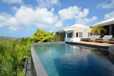 Image de Chef included by Fantasia Villas: Vague Bleue Villa