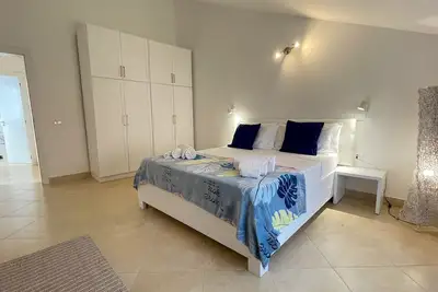Image de Brand new 2 bedroom apt - new, cozy, comfortable and bright, 5 min to the beach