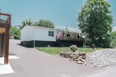 Image de Cozy mountain view home just minutes to Powell Valley Marina at Norris Lake