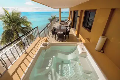 Image de Surf 309 Remodeled Oceanfront End Unit at El Faro