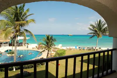 Image de Caribbean Views and Sparkling Pool! Xaman Ha 7103