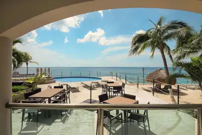 Image de Ground Floor 2 Bdrm Ocean Views! El Cantil Lbn