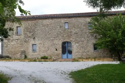 Image de Ferme fortifiée du 18e rénovée avec vue