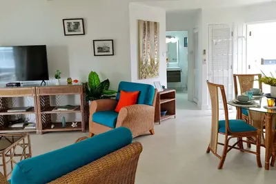 Image de Tropical Condo Overlooking Pool & Garden