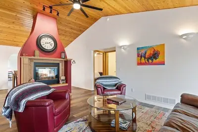 Image de Flathead Lake Retreat-Walk to the lake!