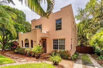 Image de 1925 Spanish Historic Gem! Location! Near downtown, Northwood Village and  beach