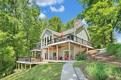 Image de The Gate House - Lake Views and Private Cove