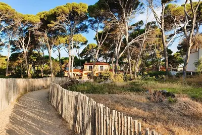 Image de Villa pour 10 personnes au bord de la plage à Hyères