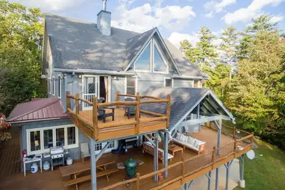 Image de Jewel of the Woods - Magnificent Views from an Incredible Lodge!