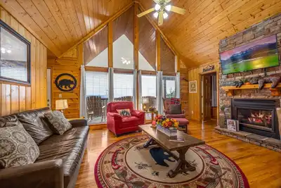 Image de Hot Tub-Resort Pool-Mountain Cabin-Great view-Close to Dollywood-Prime Location