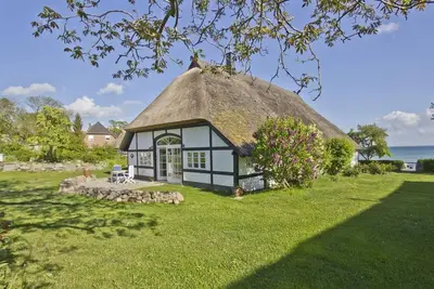 Image de Idyllic seaside location close to the beach, private bathing area - Gutshof Ostseeblick FeWo 03 -