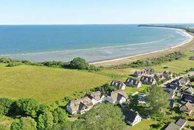 Image de Close to the beach with balcony, use of swimming pool and sauna - Strandhaus Mönchgut FeWo13